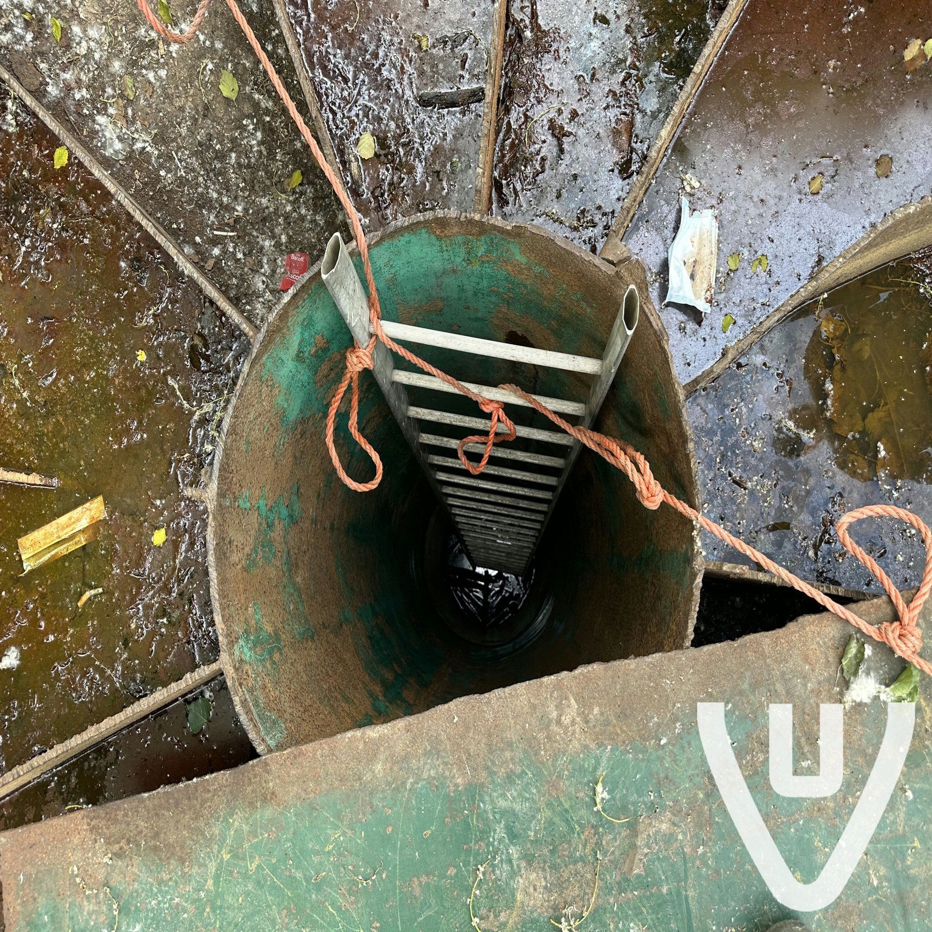 Community photo of NAVO Bunker / Radar Love Bunker in Belgium by funnytyron: Pictures of the entrance and how it looks like to enter.