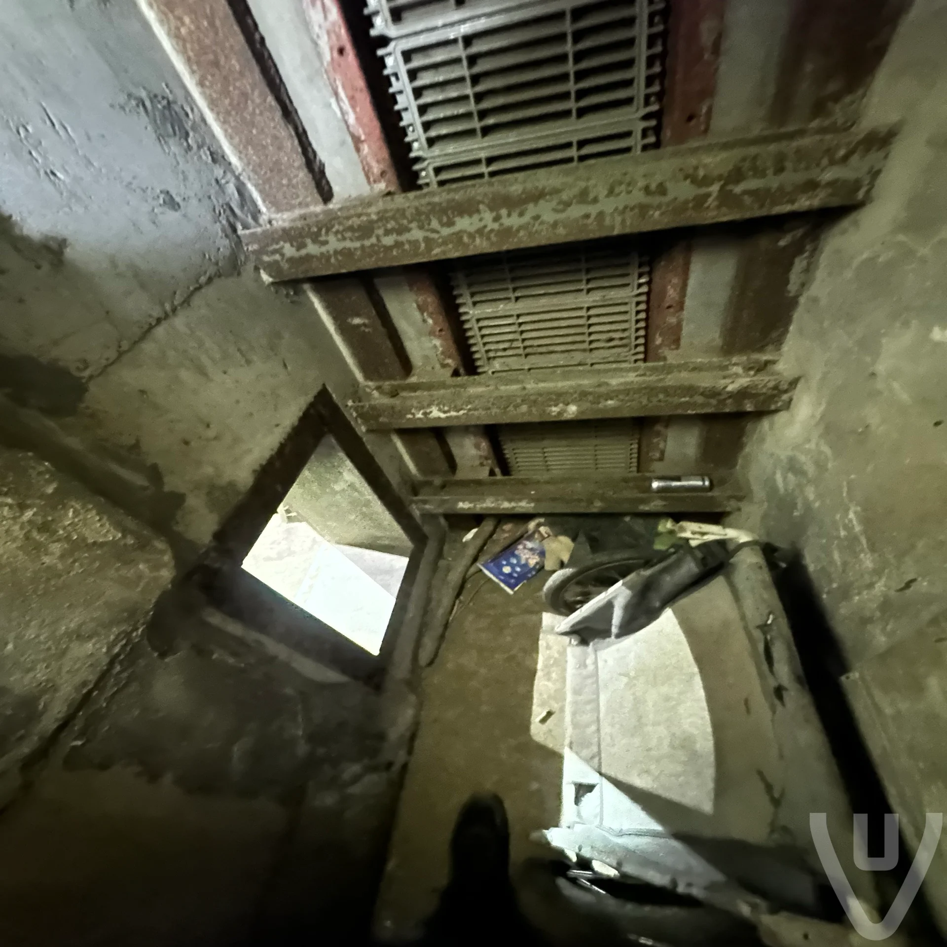 Community photo of NAVO Bunker / Radar Love Bunker in Belgium by funnytyron: Pictures of the entrance and how it looks like to enter.