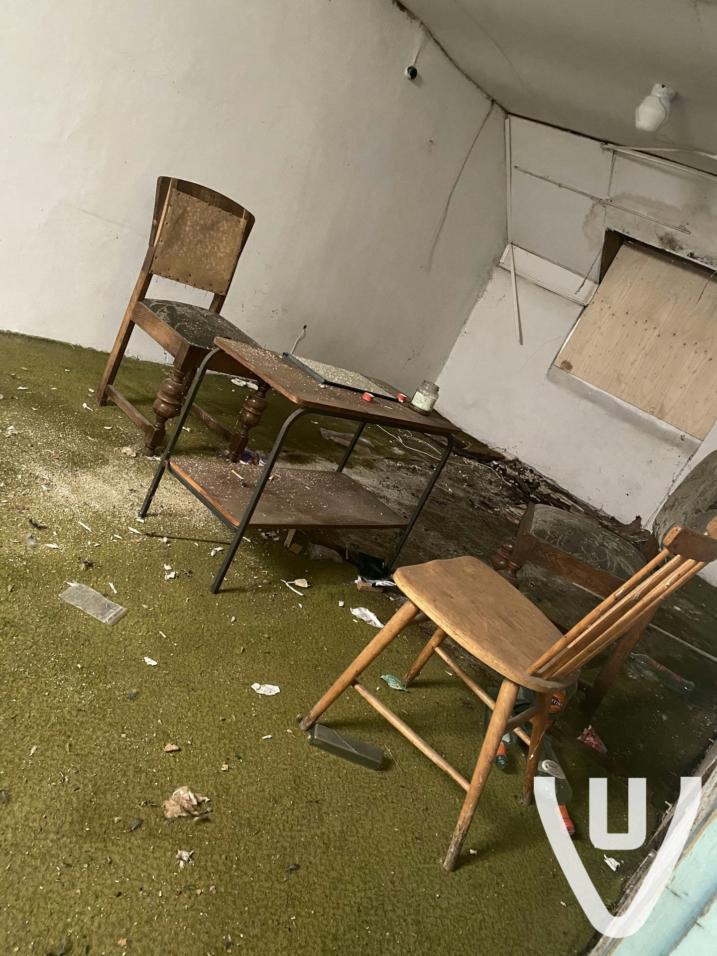 Community photo of Maison Red Curtain in Belgium by anonymous contributor - Photo 6