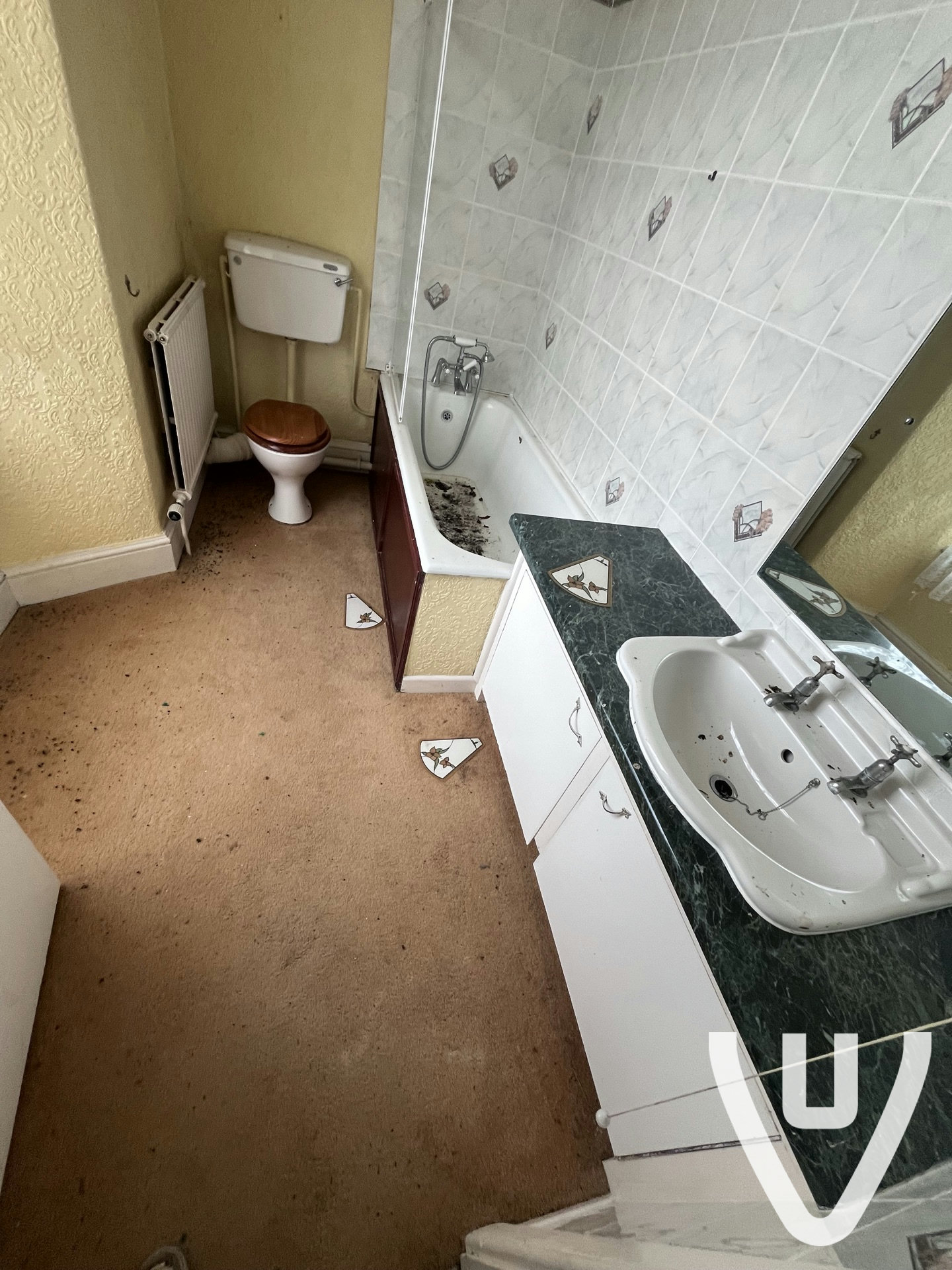 Community photo of Pembroke Farm Fouse in United Kingdom by Demi.new - Photo 7