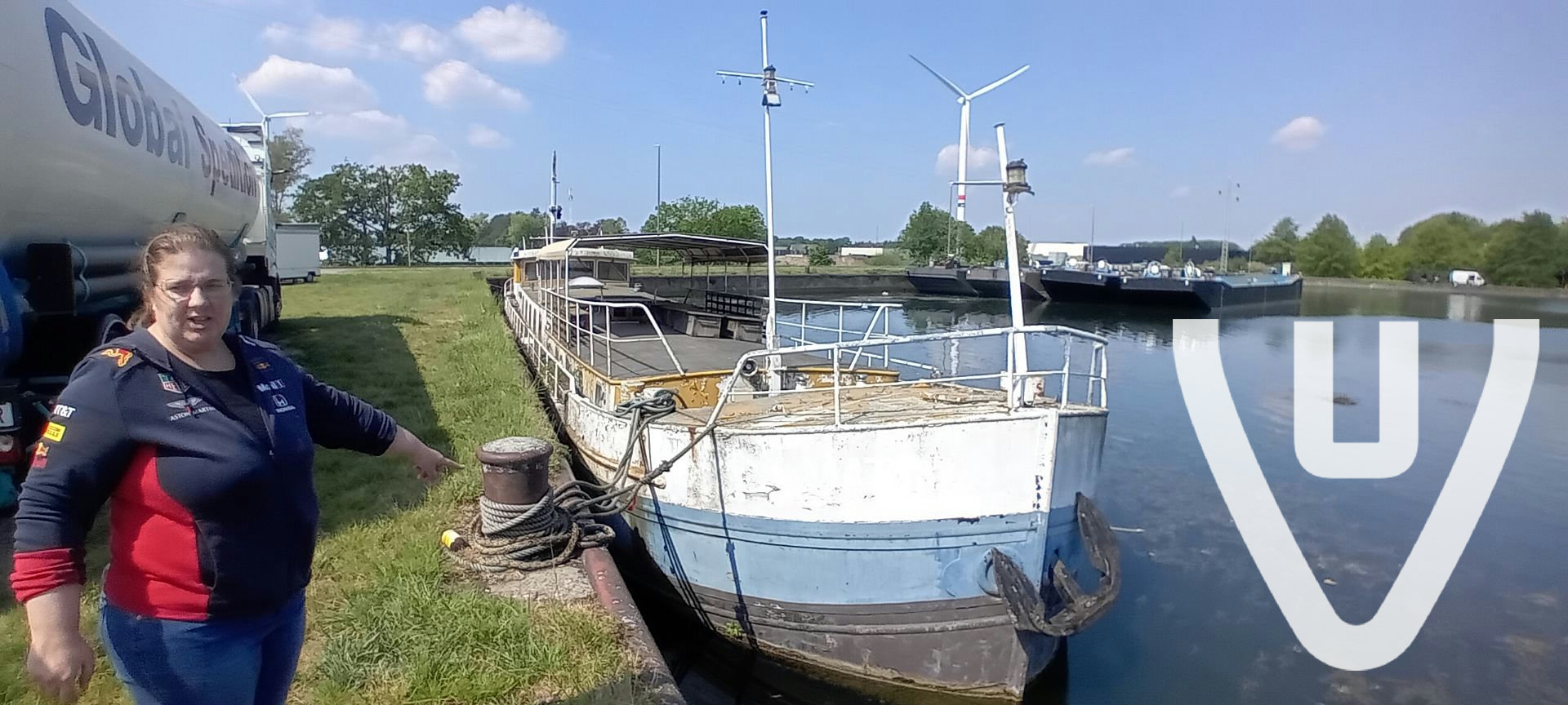 Verlaten Binnenvaartschepen