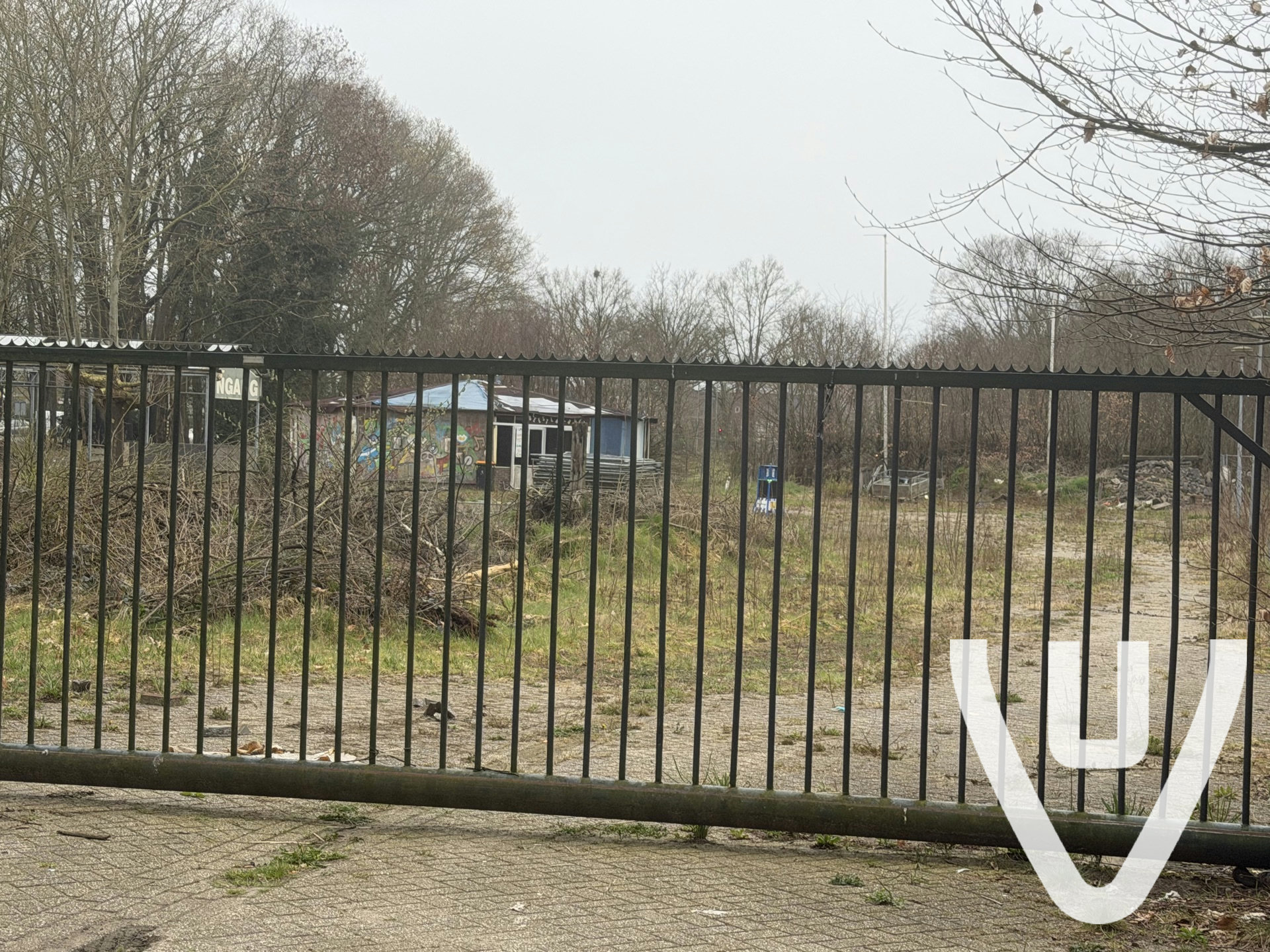 Oud verlaten tuincentrum