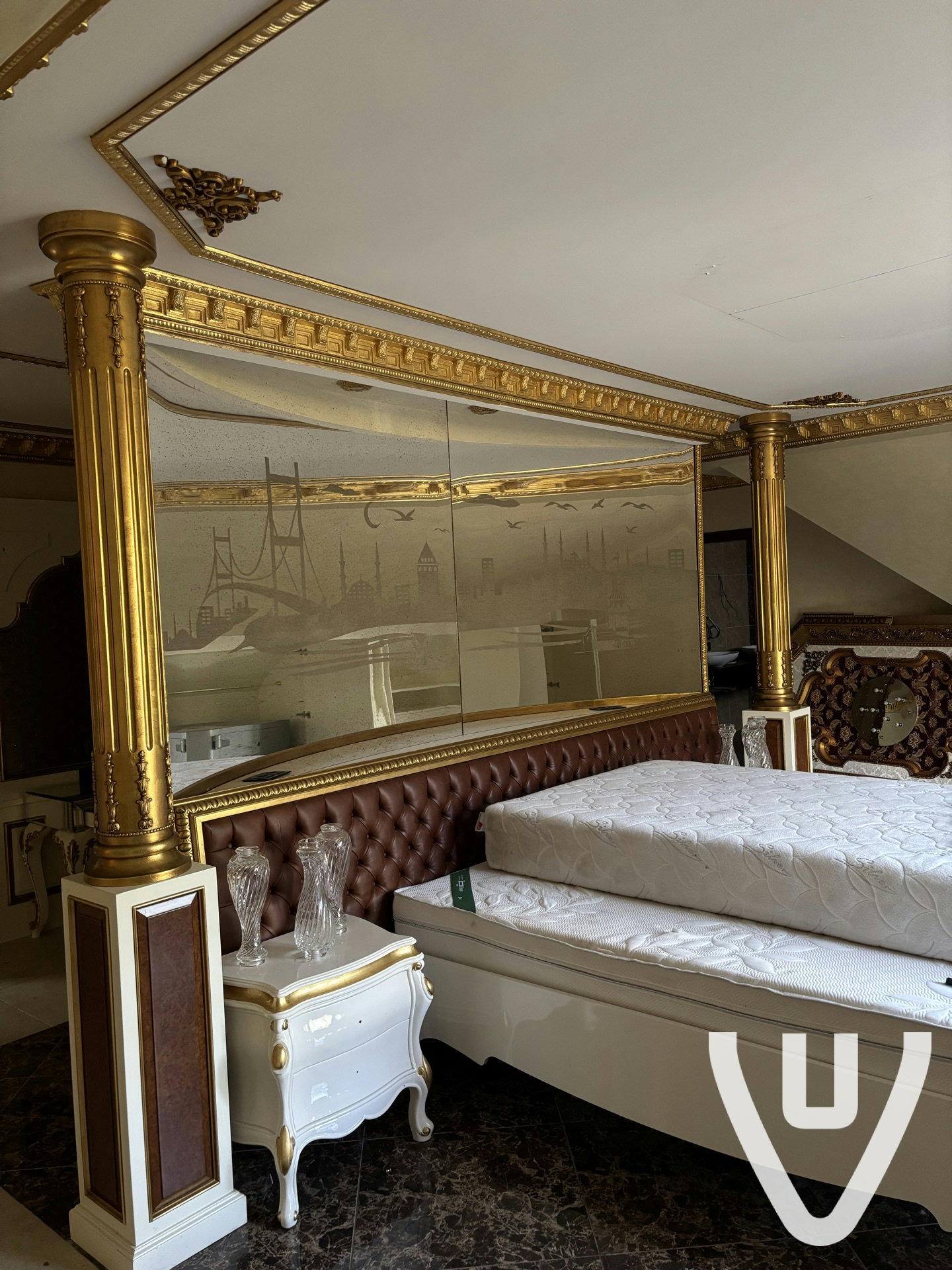 Very pretty spot.. sadly it's sold and it's gonna be destroyed and a new building will be build