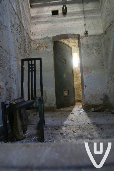Prison H11