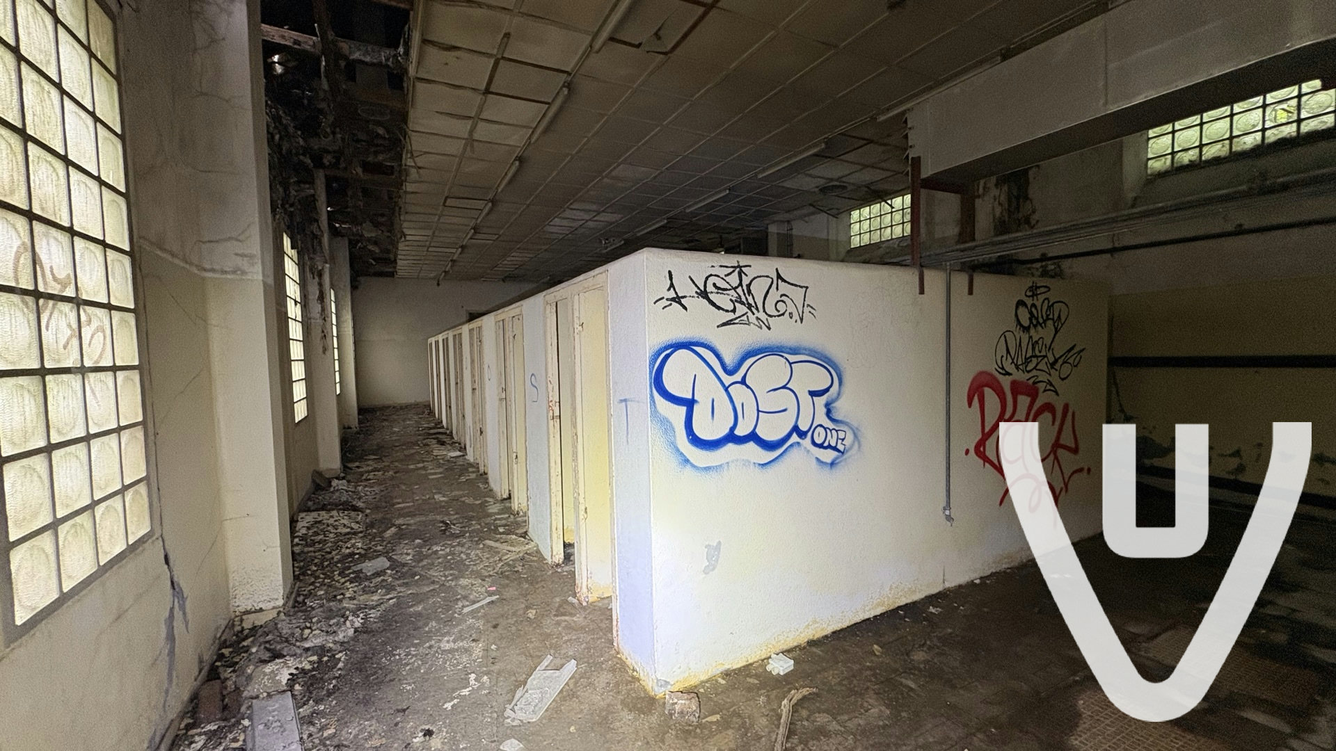 Super locatie voorral de cellen en douches zijn erg gaaf om te zien
