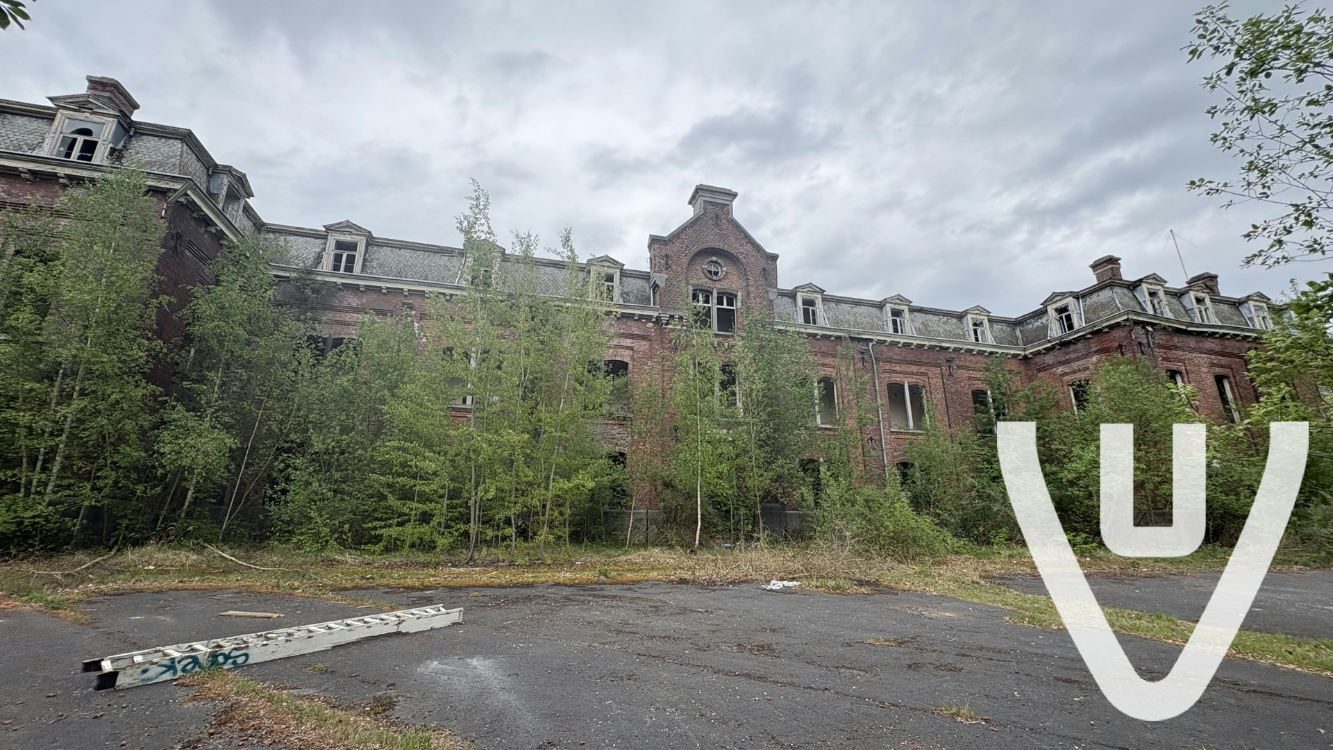 Super locatie voorral de cellen en douches zijn erg gaaf om te zien