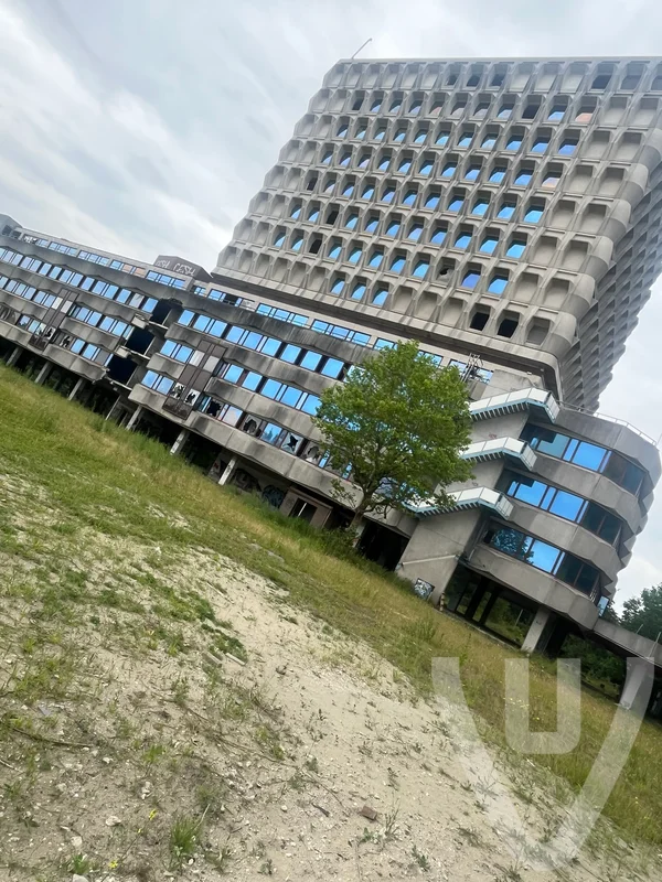Binnen  ( begane grond) 
en buiten  voor aanzicht