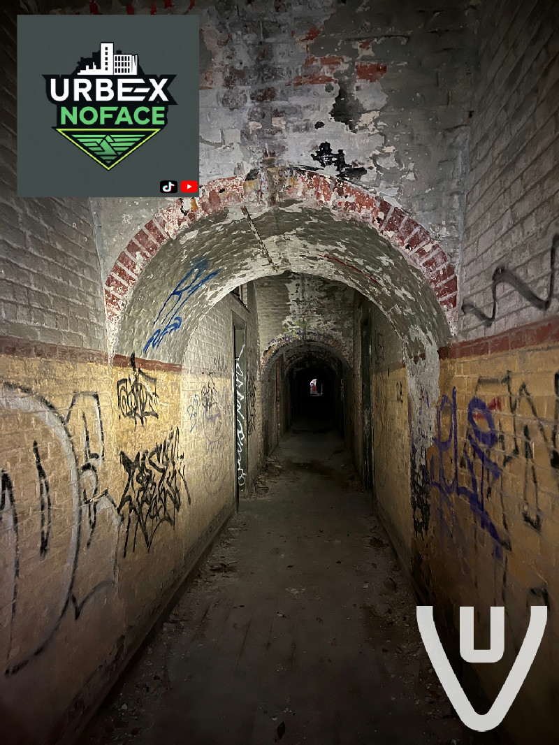 This was a fantastic place! It's just a shame most of the stuff is already gone.