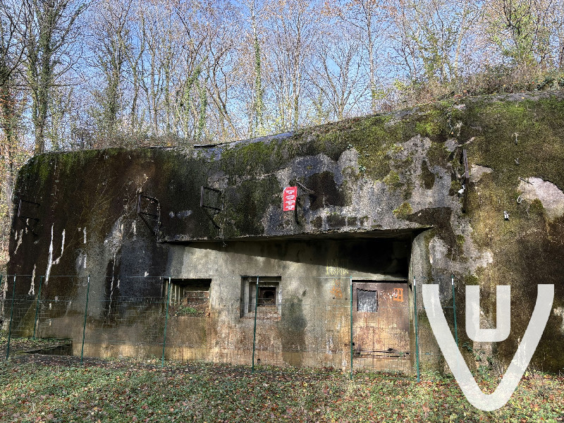 Fermé et sous video surveillance et alarme!